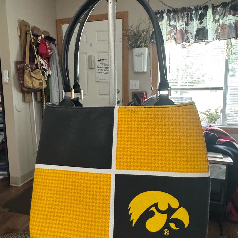IA Hawkeye purse and wallet Yellow and Black Tote Bag